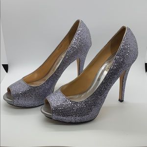 Badgley Mischka Size 10 Silver Sparkle Heels